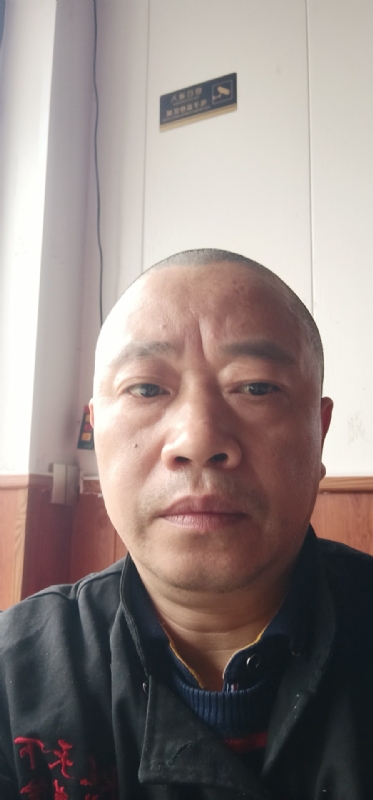 快乐人生的第一张照片--都江堰闪婚服务中心